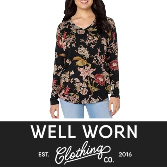 NWOT Oversized V-Neck Black Floral Top - Picture 1 of 12